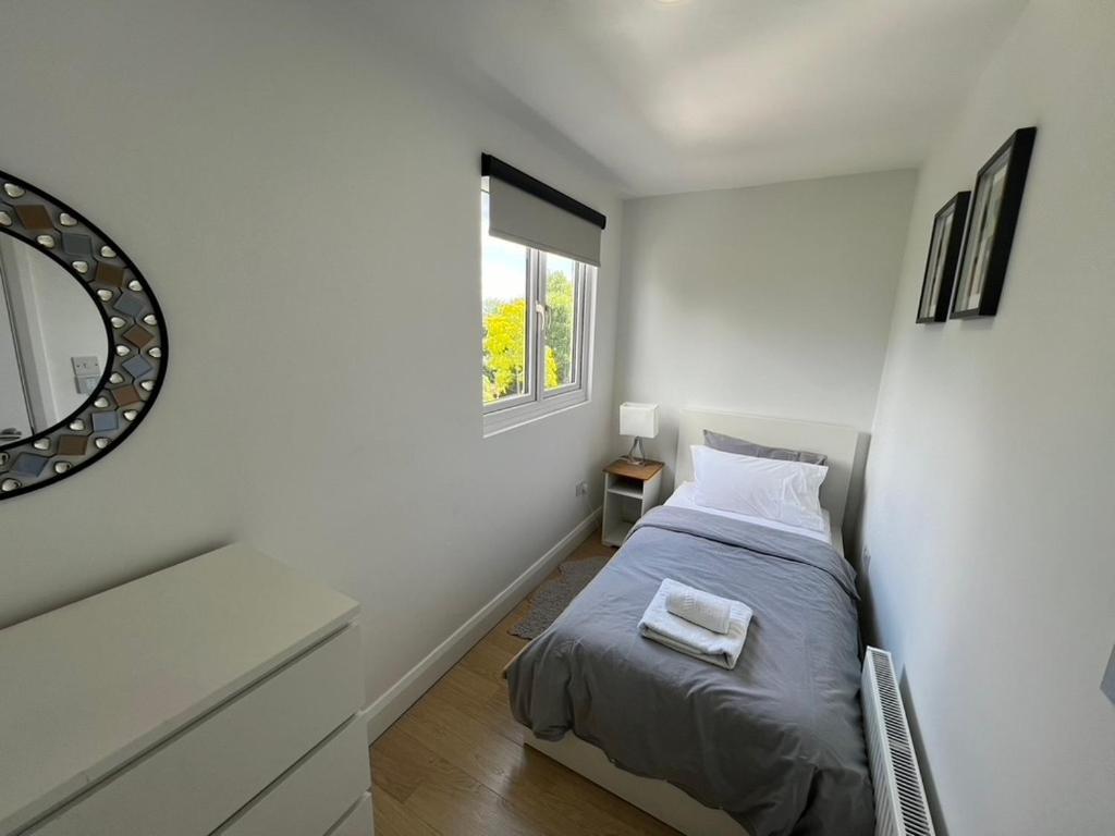 פינצ'לי Zenobia London Luxury Apartments מראה חיצוני תמונה