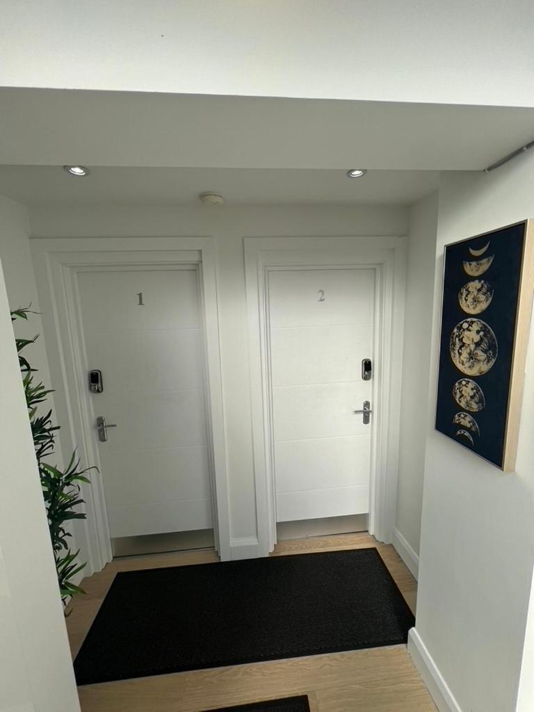 פינצ'לי Zenobia London Luxury Apartments מראה חיצוני תמונה