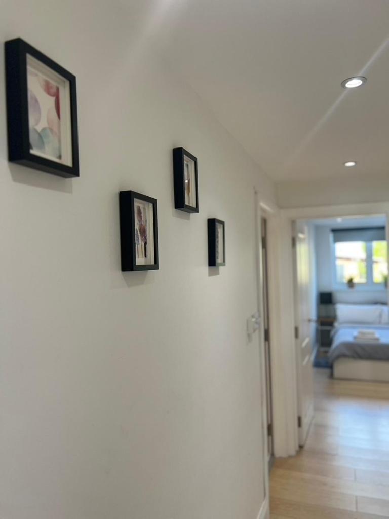 פינצ'לי Zenobia London Luxury Apartments מראה חיצוני תמונה