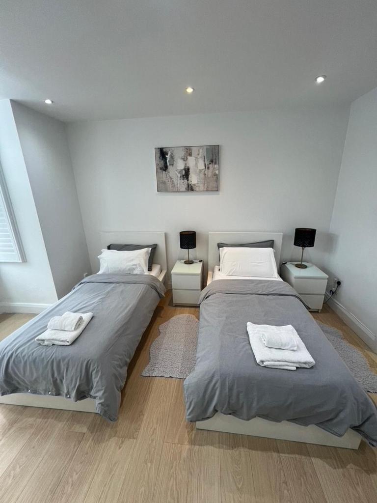 פינצ'לי Zenobia London Luxury Apartments מראה חיצוני תמונה